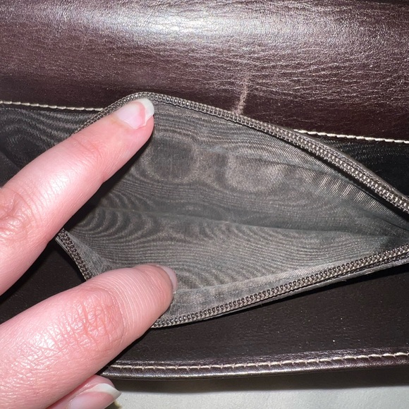 AUTHENTIC VINTAGE GUCCI WALLET - Picture 8 of 13